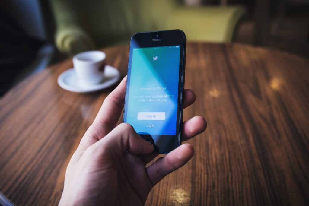 iPhone twitter login iPhone twitter login